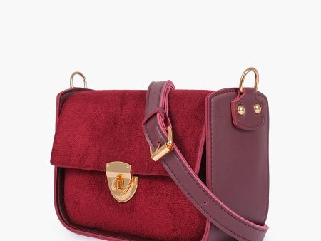 Envy Hold - Burgundy suede saddle bag with twist lock Online now